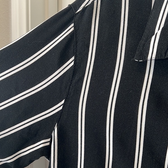 Forever 21 Men’s Long Sleeve Black and White Button Down Blouse. Size Large - Picture 8 of 9